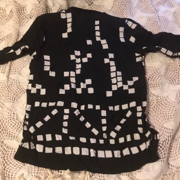 Ladies Peter Popovitch button down blouse. - Picture 4 of 5